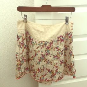 Floral mini skirt by Kimchi Blue